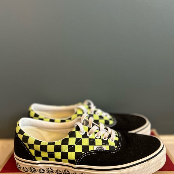 Vans - Picture 4 of 7